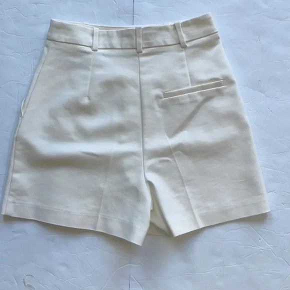 Zara High Rise shorts Cream Gold Buttons Front Seam Pleated Size S - Picture 8 of 9